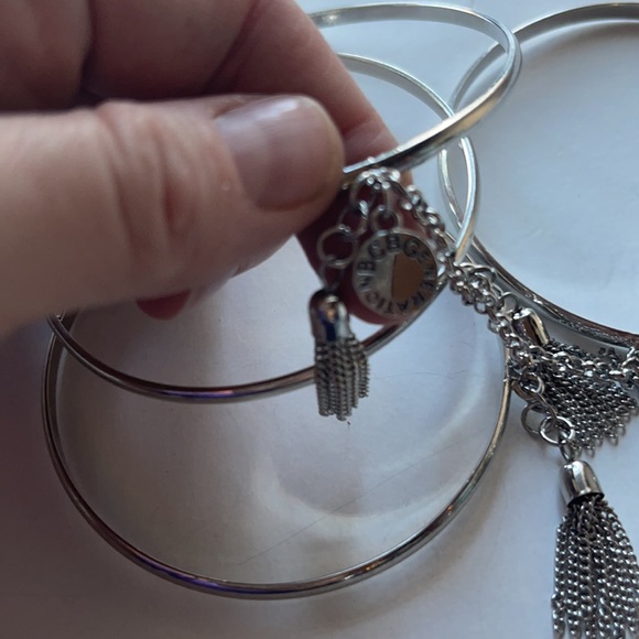 BC G set of 5 tassel connected bracelets - Picture 3 of 3